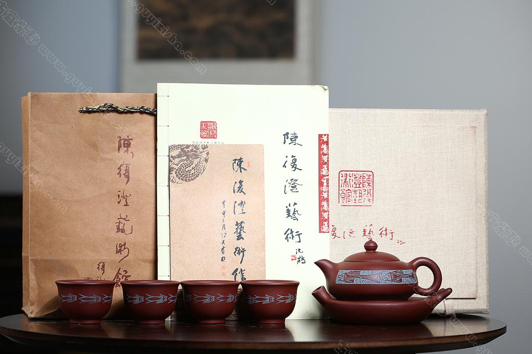 爆竹聲中一歲除，春風(fēng)送暖入屠蘇<br>【
